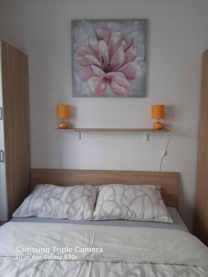 Kuca Za Odmor Coccoli Appartement Karlobag Buitenkant foto